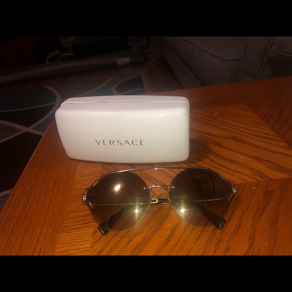 Versace sunglass Unisex  VE2184 - Picture 5 of 8